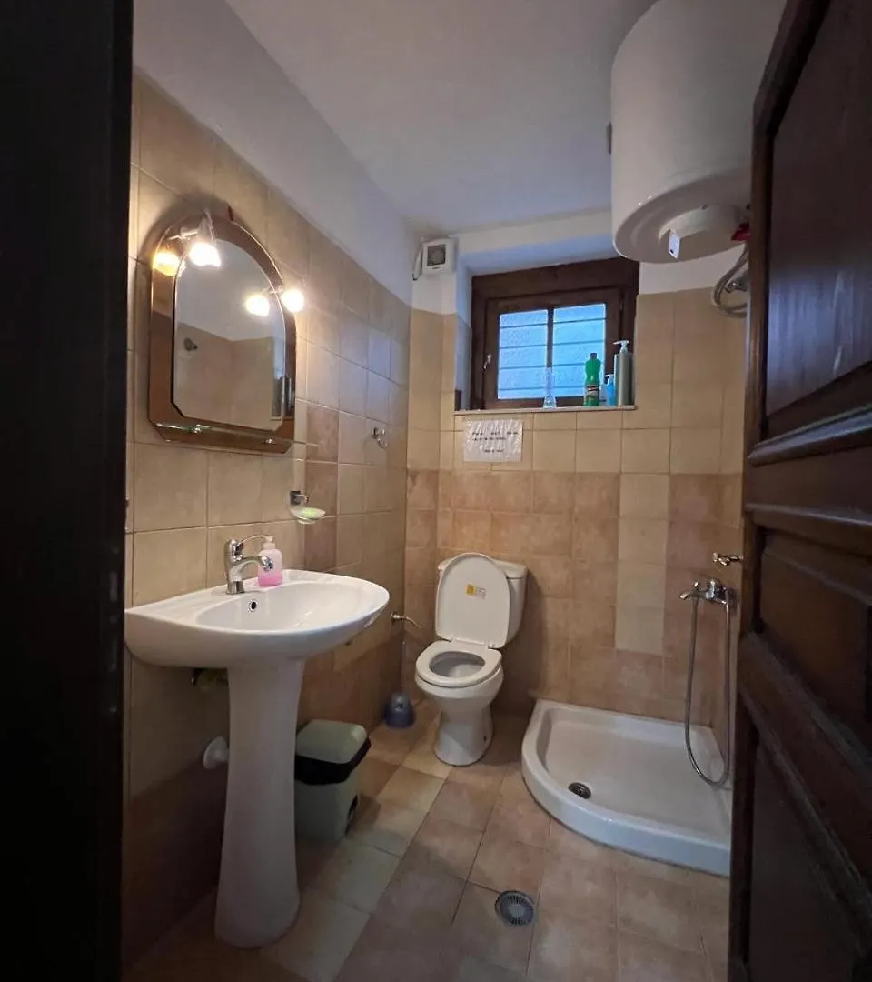 Отель Pjetri House Берат Гостевой дом