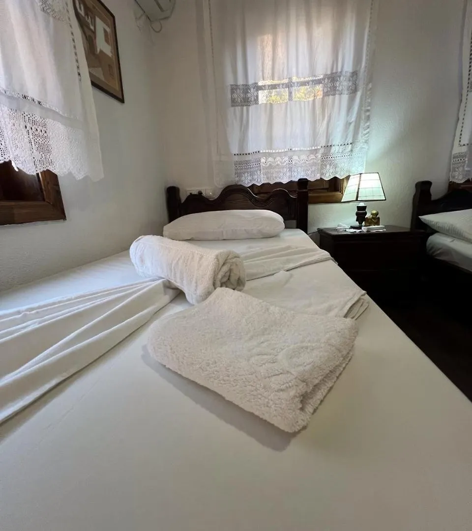 Отель Pjetri House Берат